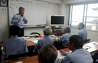 神奈川中央警備保障の本社研修室での警備研修